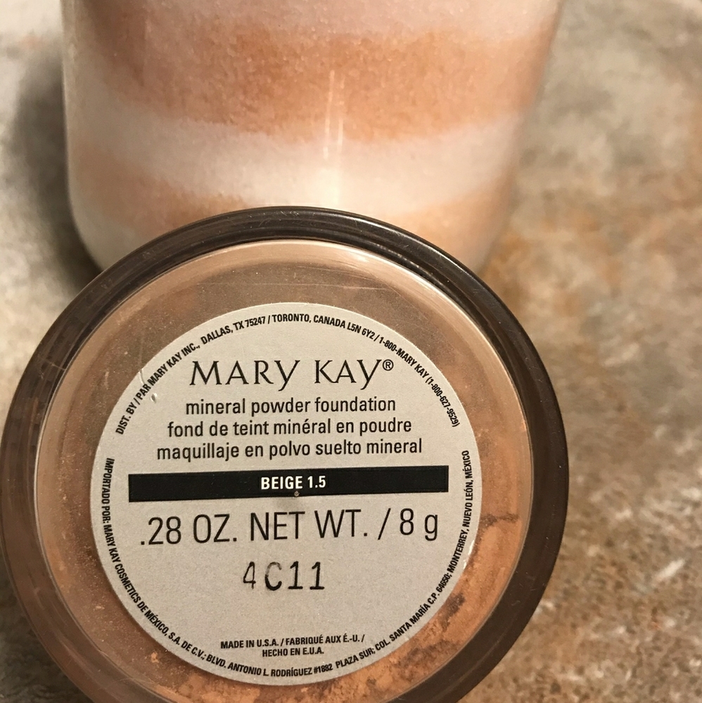 Mary Kay Mineral Foundation in Beige